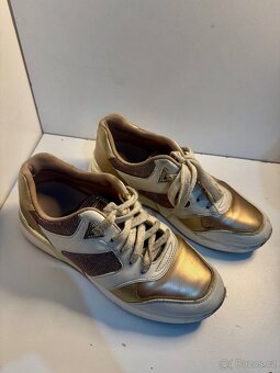 Tenisky Guess (béžovo–zlaté) - 2