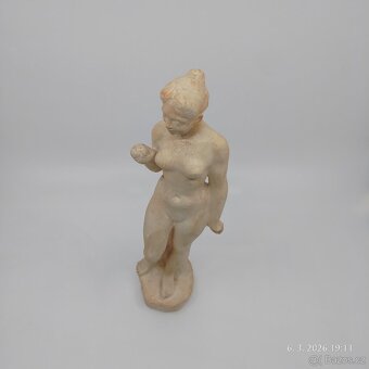 Socha ženského aktu - 2