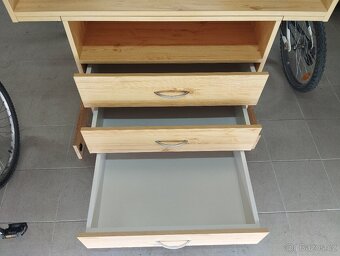 Přebalovací pult s komodou - 2