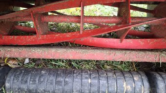 Akumulátorová vřetenová sekačka Gardena Li - 2