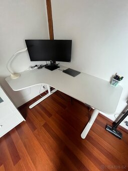 Polohovací pracovní stůl - 2