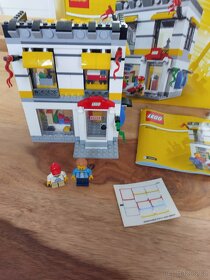 LEGO Creator Expert 40305 Miniaturní Lego obchod - 2