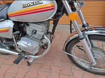 HONDA najeto 13000km TOP ORIGINÁL STAV - 2
