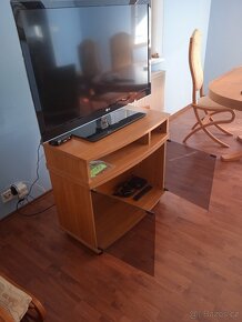 Prodám TV stolek - 2