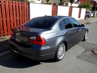 206000km BMW 330i e90 MANUÁL 190kW vybavené, nehavarované - 2
