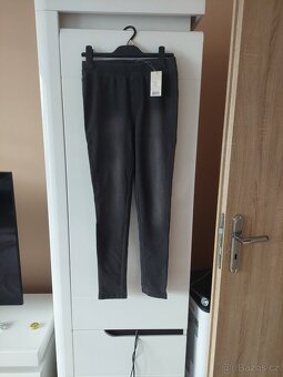 Dívčí džegíny - 2