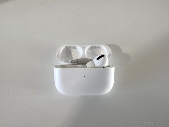 Apple AirPods Pro 1. generace - pravé sluchátko + pouzdro - 2