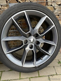 Škoda Octavia 3 Gemini alukola 18, letní pneu 225/40 - 2