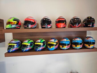Prodám helmy 1:2 pilotů Ferrari - 2