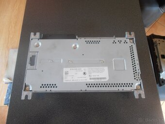 81A 035 223 zesilovač pro sound systém Superb 3 - 2
