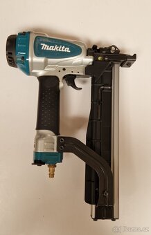 Pneumatická Makita sponkovačka AT2550A - 2