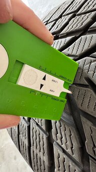 2ks Zimní penu 225/40 R19 Nokian - 2