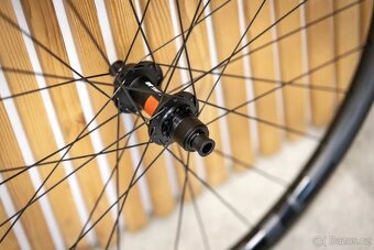 Karbonová kola Nextie UM35 / DTswiss 240 - 1280 g - 2