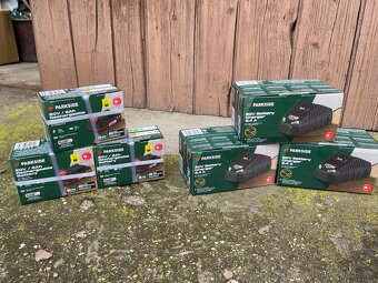 SADA: Parkside baterie + nabíječka - 2