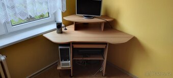 Stůl pro práci na počítači - 2