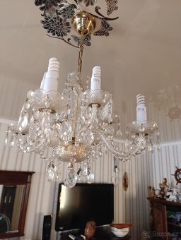 Křišťálový lustr . - 2