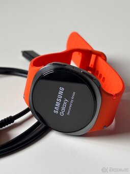 Samsung Galaxy Watch 8 40mm, Orange & Silver - 2