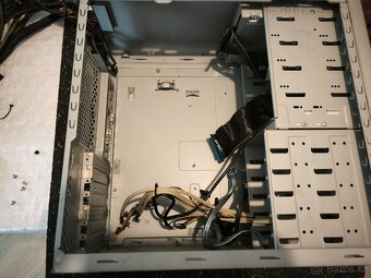 PC skříň ASUS ATX - 2