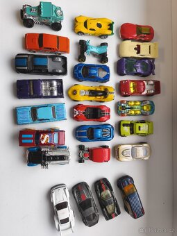 Autíčka Hot Wheels - 2