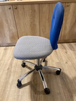 Kolečkové křeslo k PC - 2