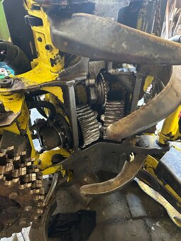 John Deere H415 - 2