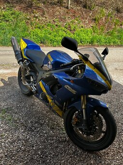 Yamaha YZF-R6 (2005) - 2