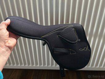 Dostihové sedlo 366g - 2