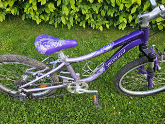 20" dětské dívčí horské hliníkové kolo SPECIALIZED, rám 10 - 2
