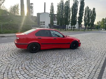 BMW E36 318is - 2