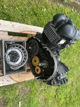 Motor Triumph Bonneville - Scrambler T100 - 2