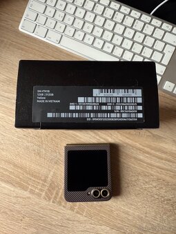 SAMSUNG Galaxy Z FLIP 6 - GOLD 12GB/512GB Olympijská edice - 2