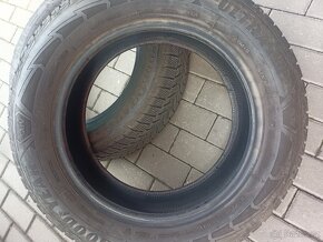 Zimní 2ks Goodyear UG. 215/65/17 - 2