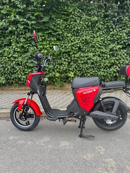 Elektroskútr RACCEWAY Pařez 25, bez nutnosti ŘP - 2