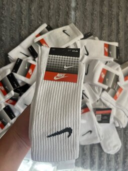 Univerzální bílé ponožky  Nike 41–44 - 2