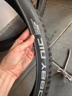 Prodám pláště SCHWALBE NOBBY NIC 29 x 2.35 – téměř nové - 2