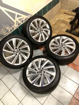 Alu kola Škoda R18 5X112 LETNÍ PNEU 225/45 R18 100% VZORKU - 2