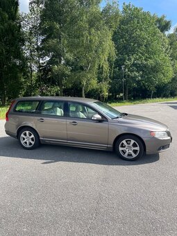 Volvo V70 III 2.4d D5 120kW, Manuál 6 rychlostí. - 2