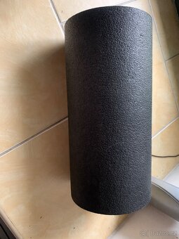 Válec BlackRoll standard s výborným masážním efektem - 2