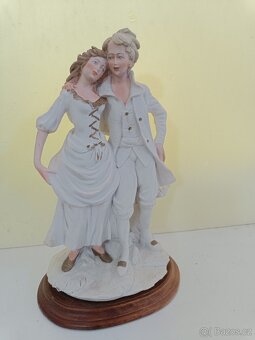 Socha Capodimonte, Italie. výš.30cm. signováno - 2