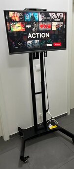 32" LG Smart TV se stojanem (na kolečkách) - 2