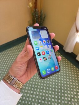 REZERVACE - Apple iPhone 11 64GB Black - baterie 97% - 2