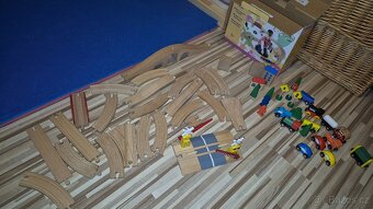 dřevěná vláčkodráha osmička + přejezd - 2