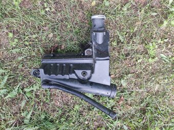 VW Golf V - box na vzduch. filtr - 2