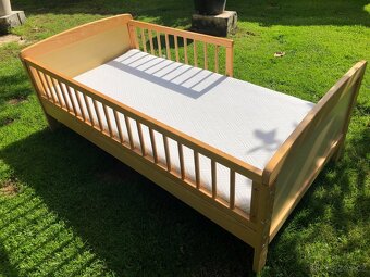 Dětská postel, dřevěná, 140x70 cm, vč. matrace - 2
