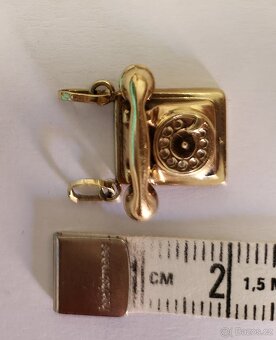 Zlatý přívěšek telefon - 2