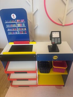 Dřevěný obchod Lidl - 2