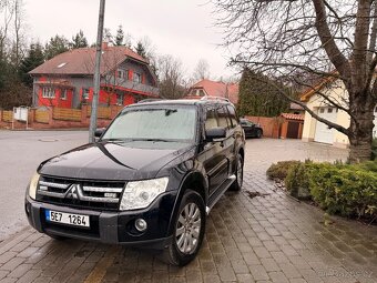 Mitsubishi Pajero - 2