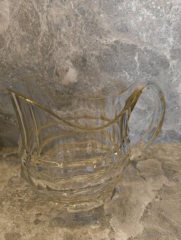 Skleněný džbán - 2