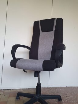 Černá kancelářská židle s polstrováním - 2