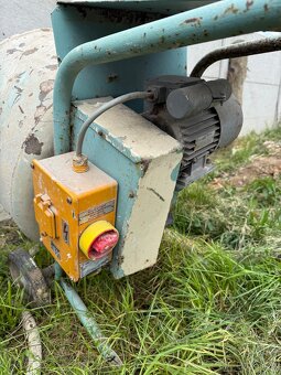 Prodam poctivou funkcni michacku na beton - 2